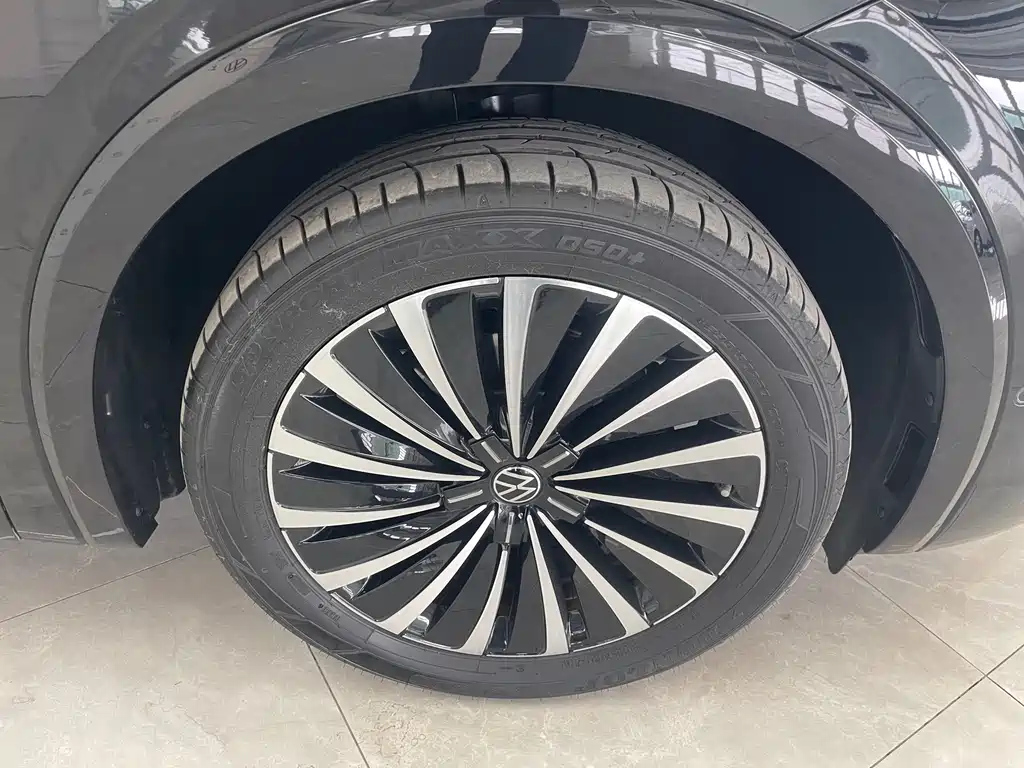 VOLKSWAGEN VILORAN 2024