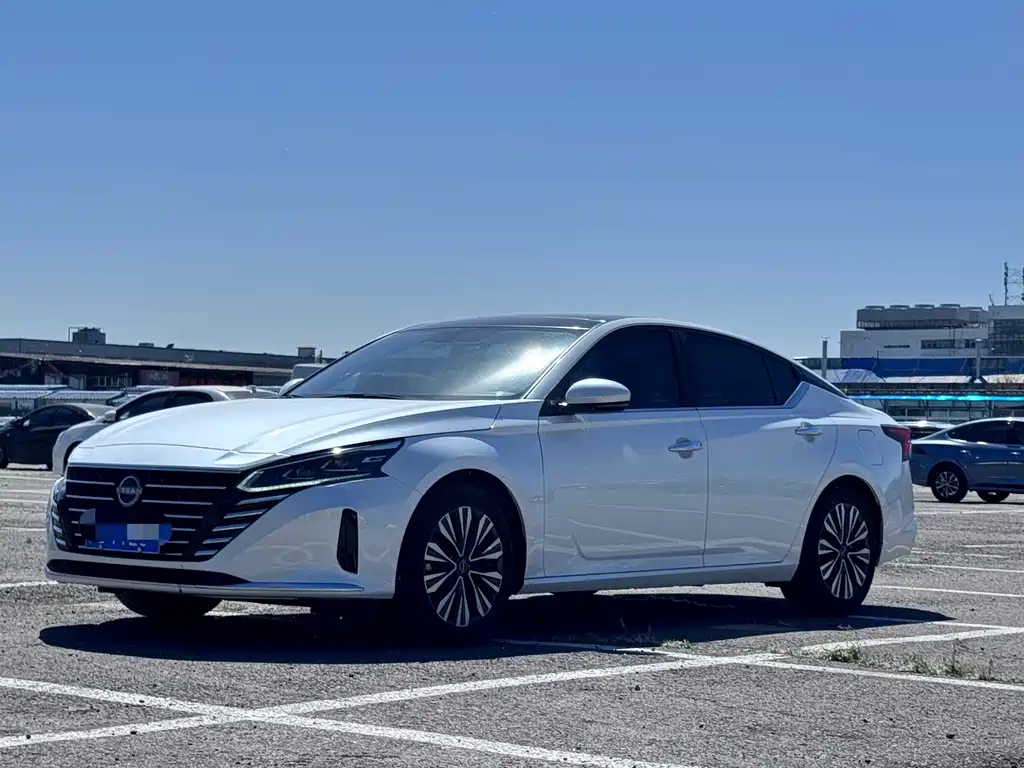 NISSAN TEANA 2022