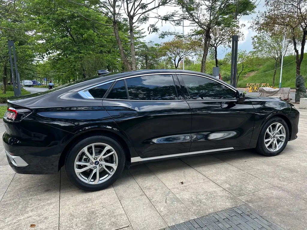 FORD MONDEO 2022