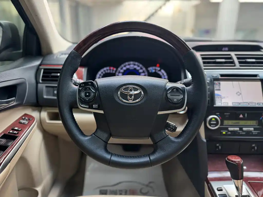 TOYOTA CAMRY 2012