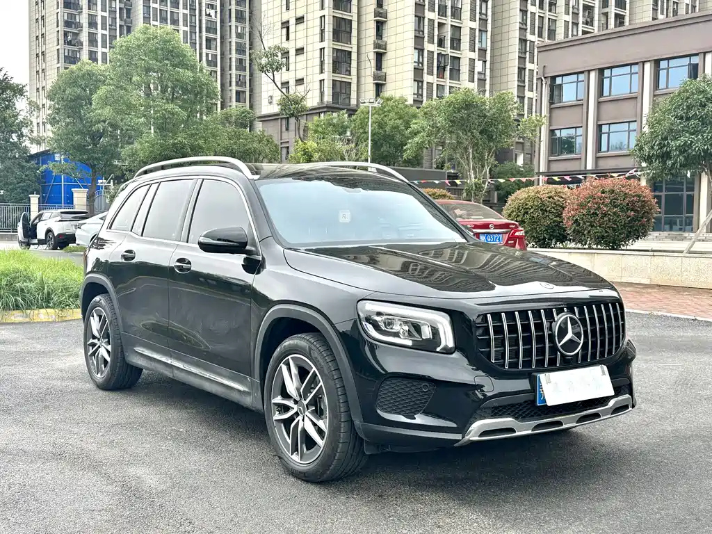 MERCEDES BENZ GLB 2023