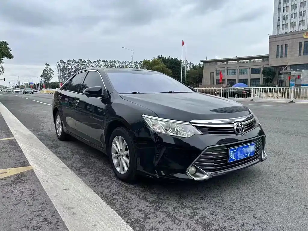 TOYOTA CAMRY 2015