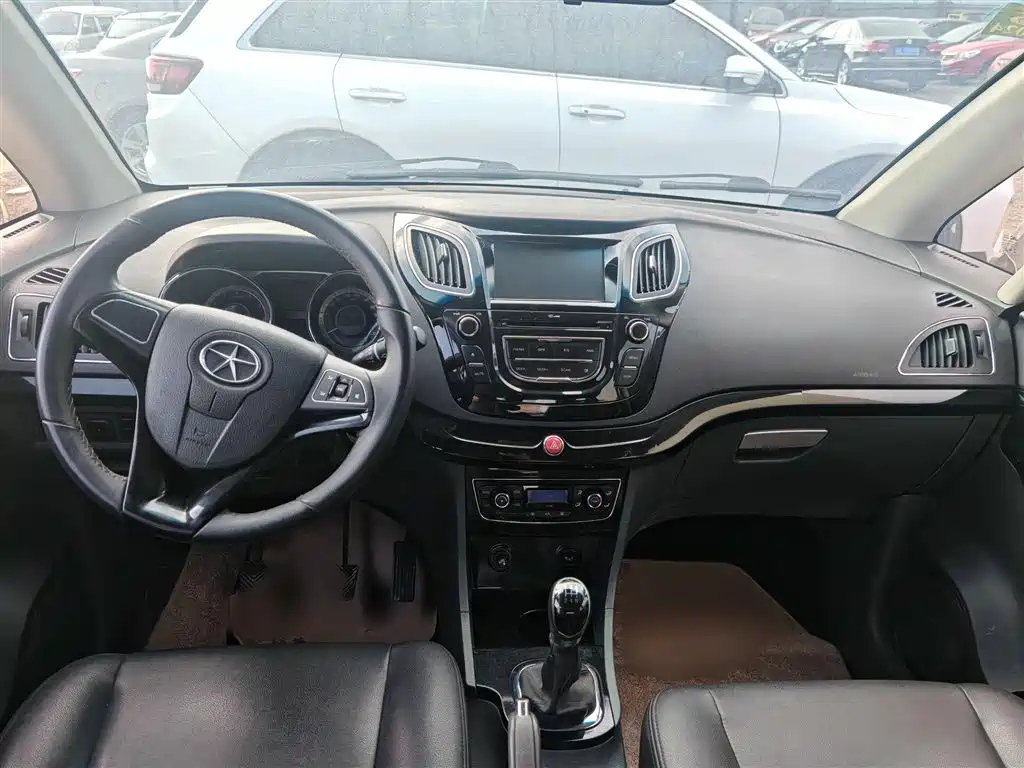 JAC REFINE M2 2013