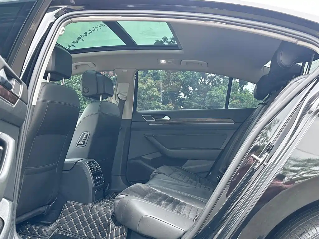 VOLKSWAGEN MAGOTAN 2017