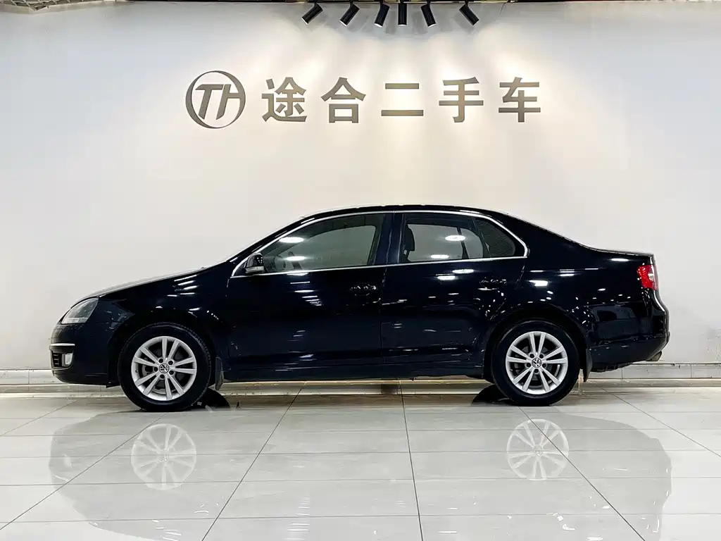 VOLKSWAGEN SAGITAR 2011