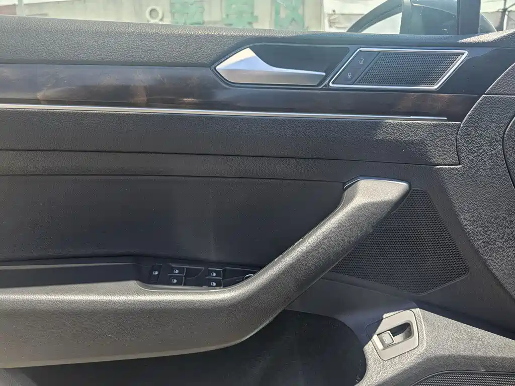 VOLKSWAGEN MAGOTAN 2018