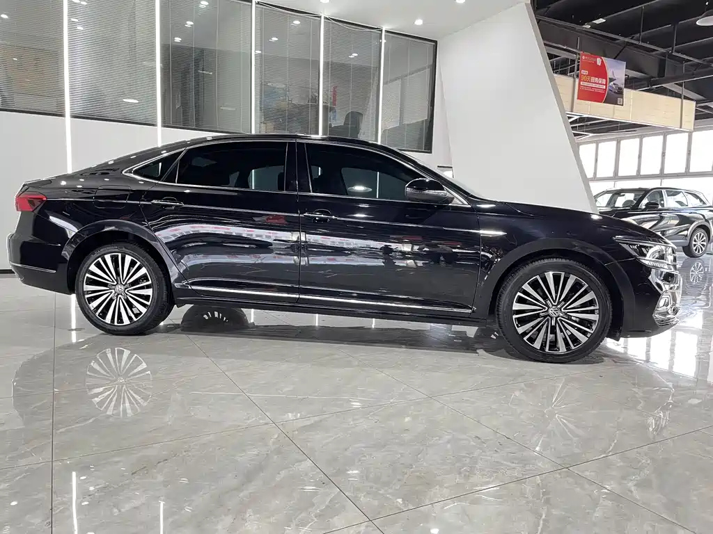 VOLKSWAGEN PASSAT 2019