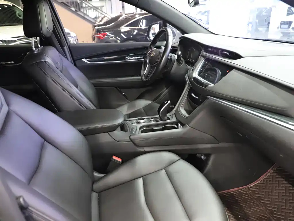CADILLAC XT5 2021