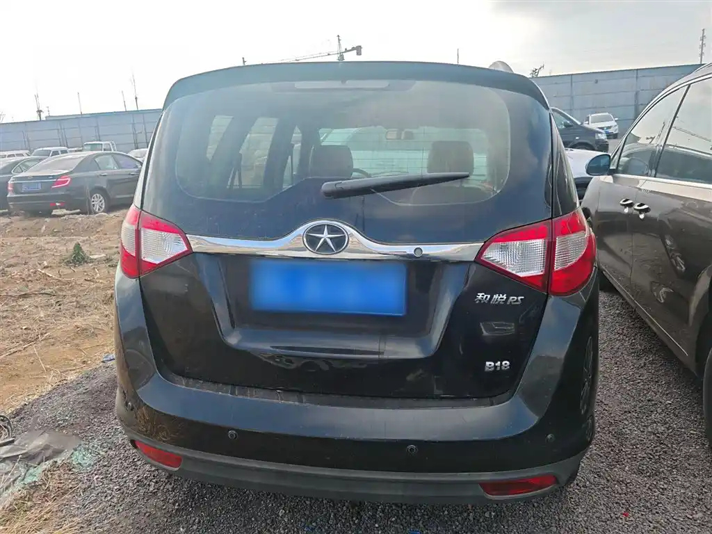 JAC REFINE M2 2013