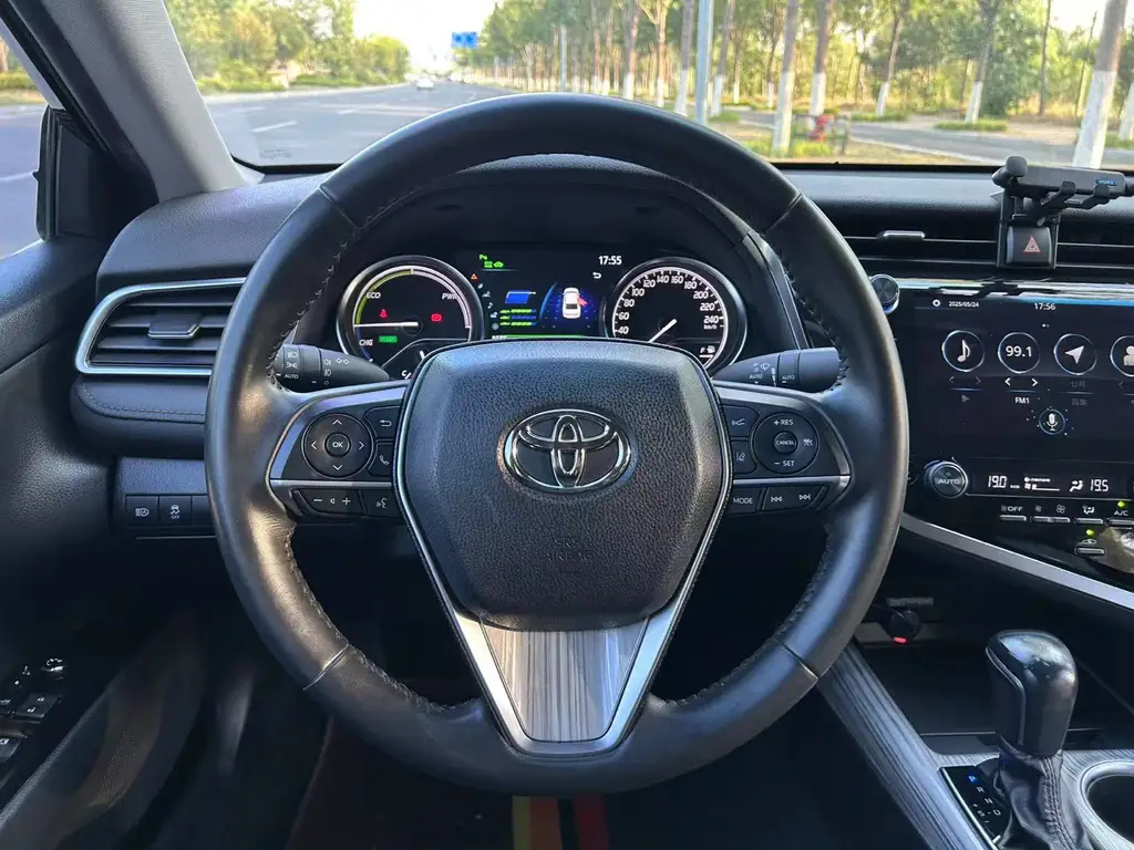 TOYOTA CAMRY 2019