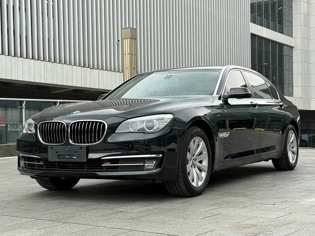 BMW 7-SERIES 2013
