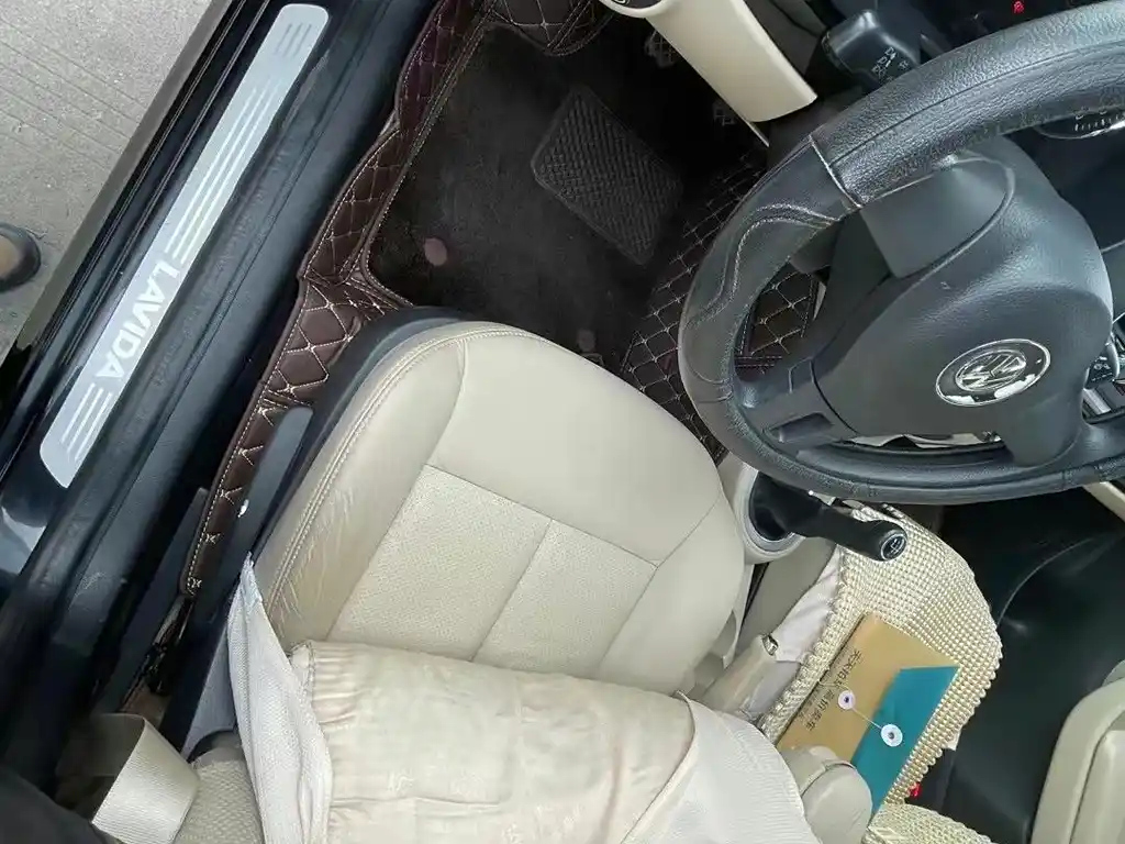 VOLKSWAGEN LAVIDA 2008