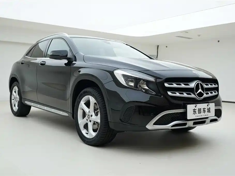 MERCEDES BENZ GLA 2019