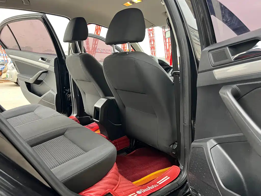 VOLKSWAGEN LAVIDA 2017