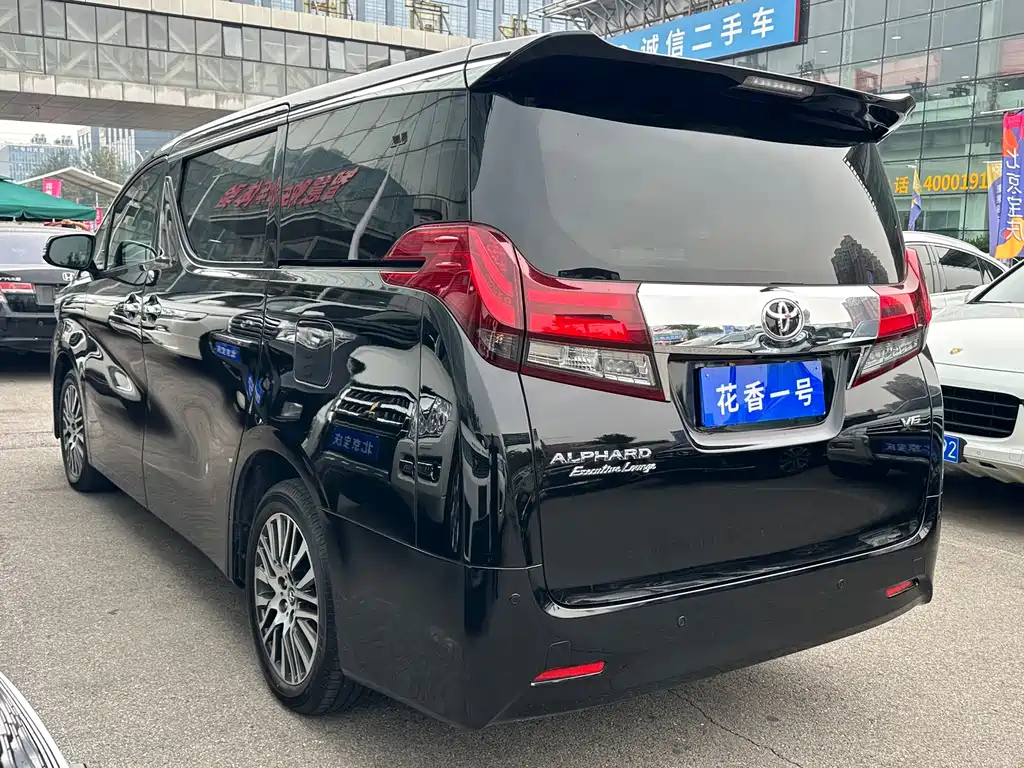 TOYOTA ALPHARD 2018