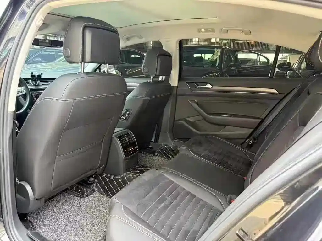 VOLKSWAGEN MAGOTAN 2020