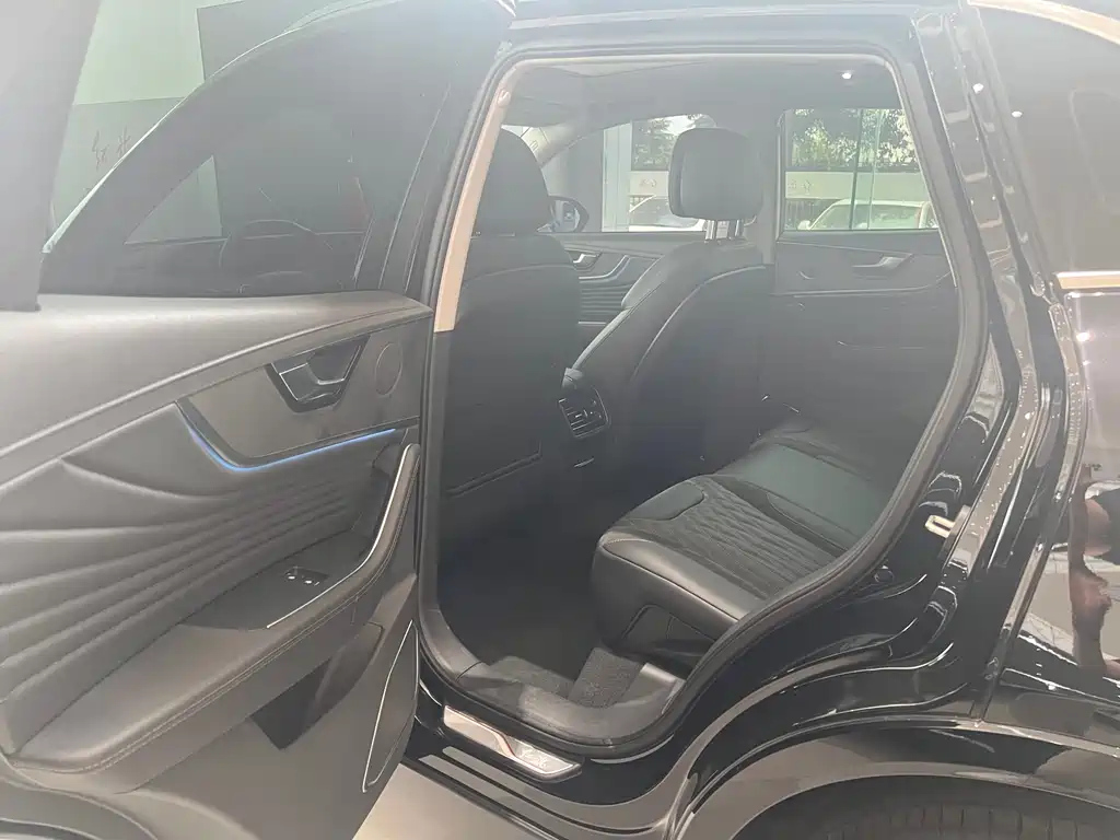 HONGQI HS5 2023