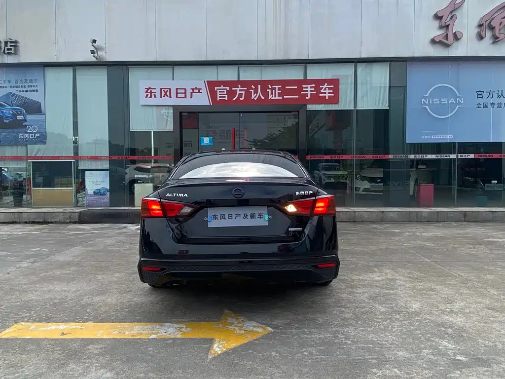 NISSAN TEANA 2022