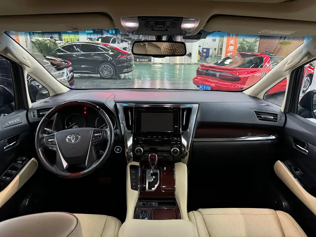 TOYOTA ALPHARD 2017
