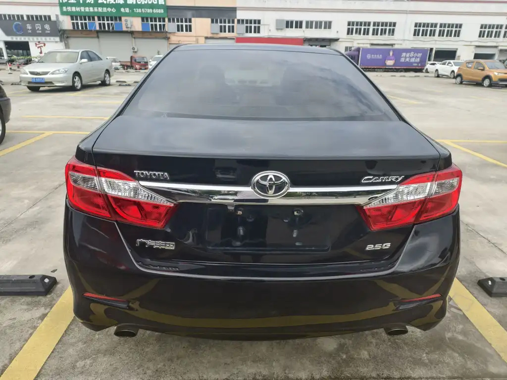 TOYOTA CAMRY 2012