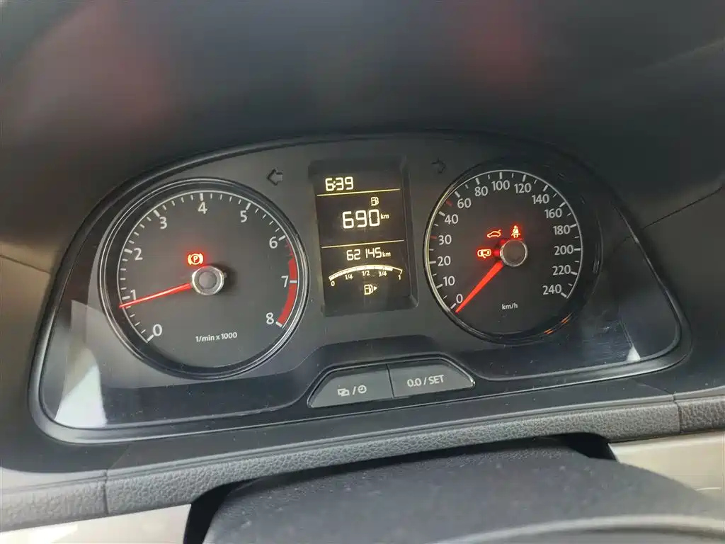 VOLKSWAGEN LAVIDA 2013