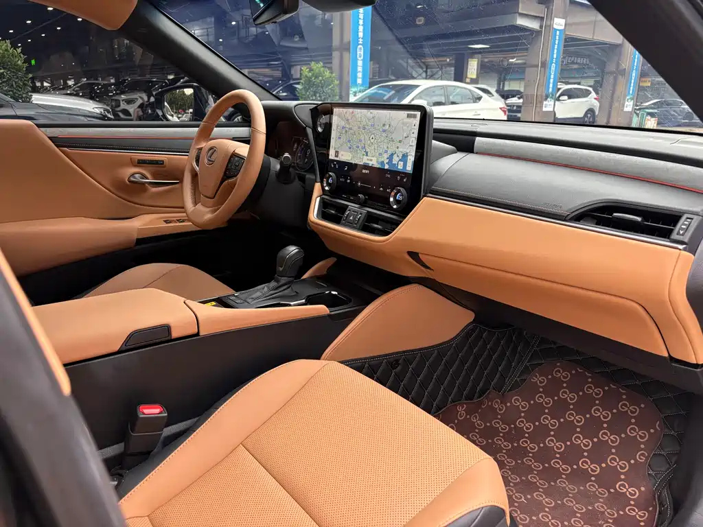 LEXUS ES 2025