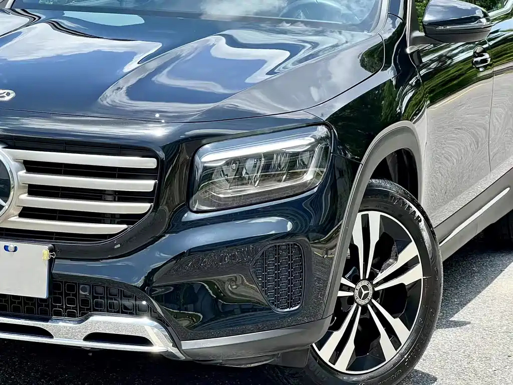 MERCEDES BENZ GLB 2024