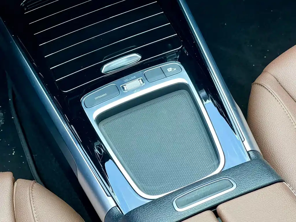 MERCEDES BENZ GLB 2024