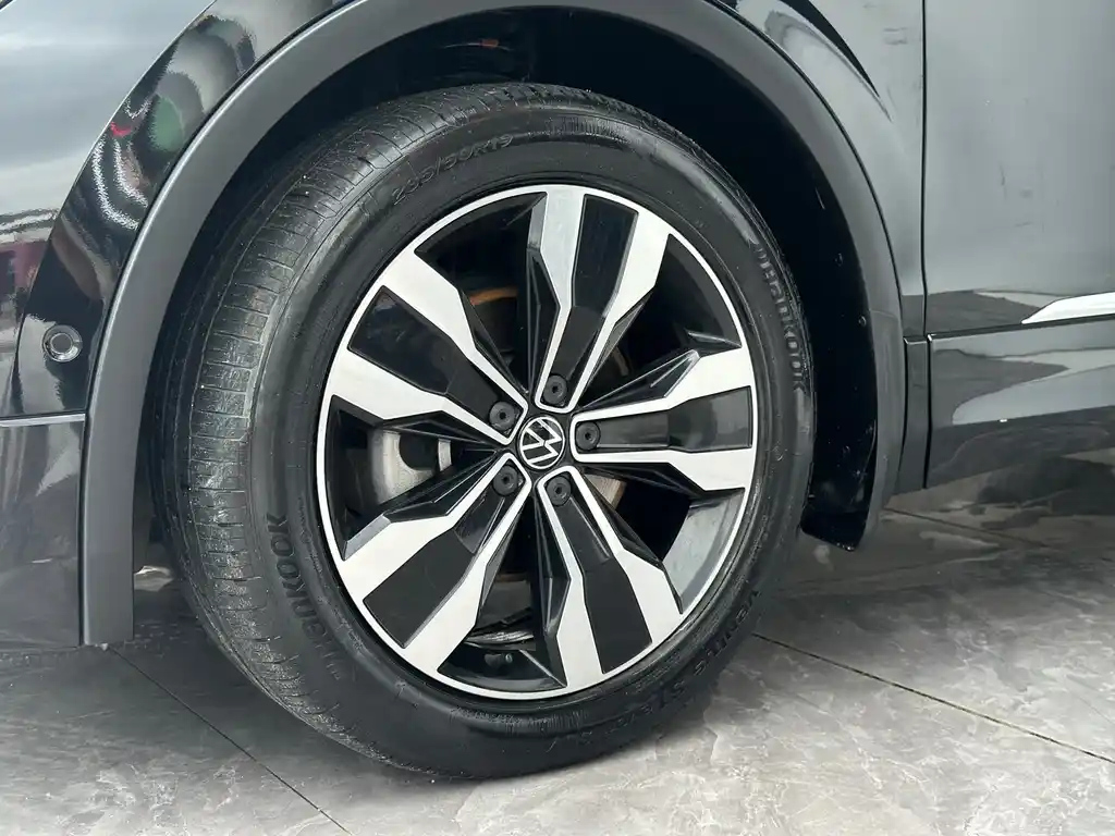 VOLKSWAGEN TIGUAN L 2022