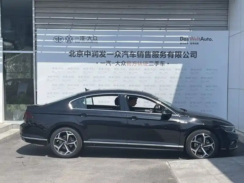 VOLKSWAGEN MAGOTAN 2025