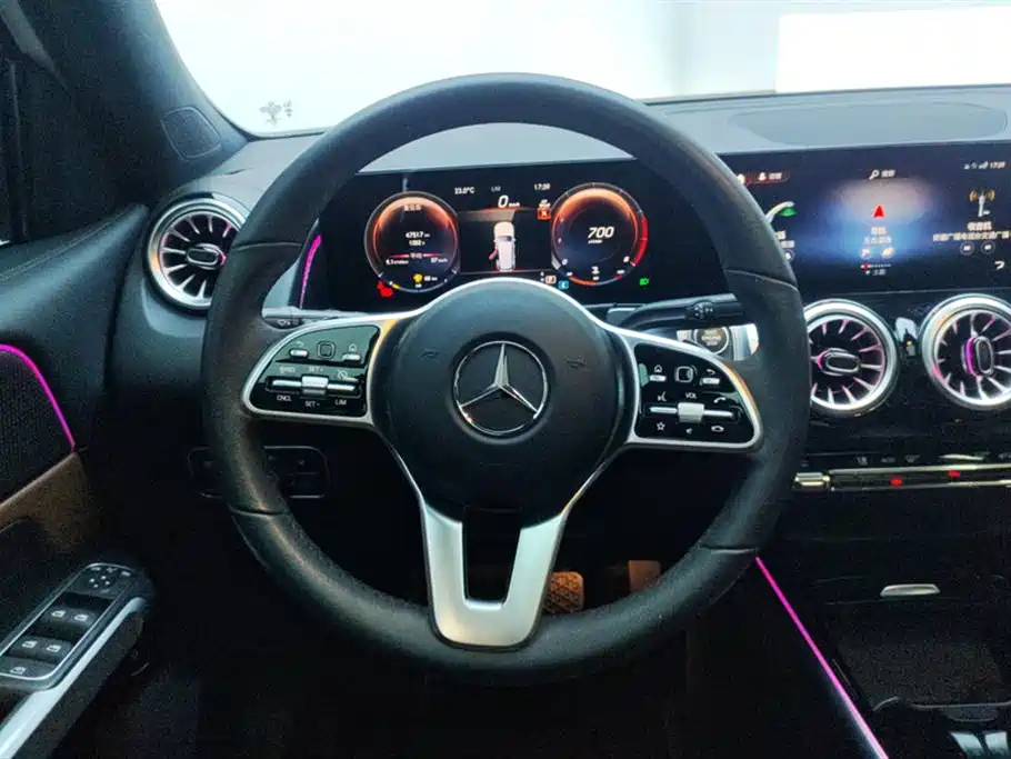 MERCEDES BENZ GLB 2022