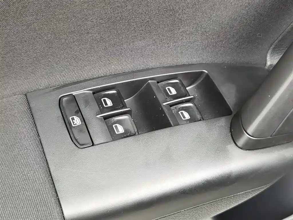 VOLKSWAGEN LAVIDA 2016