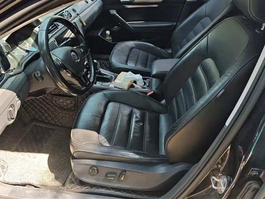 VOLKSWAGEN PASSAT 2016