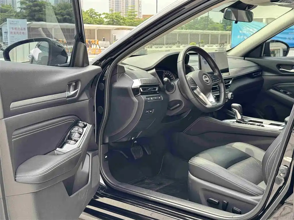 NISSAN TEANA 2022