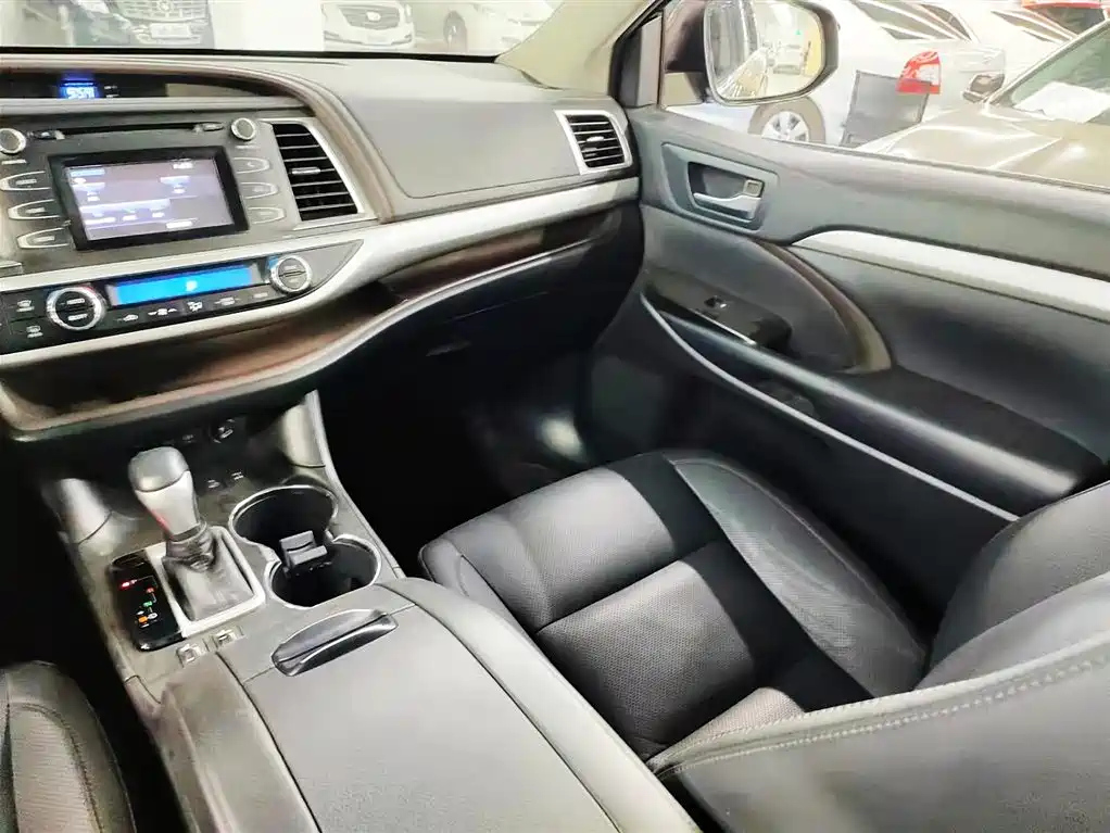 TOYOTA HIGHLANDER 2018