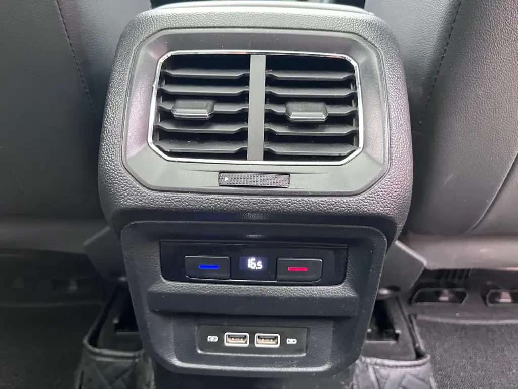 VOLKSWAGEN TIGUAN L 2021