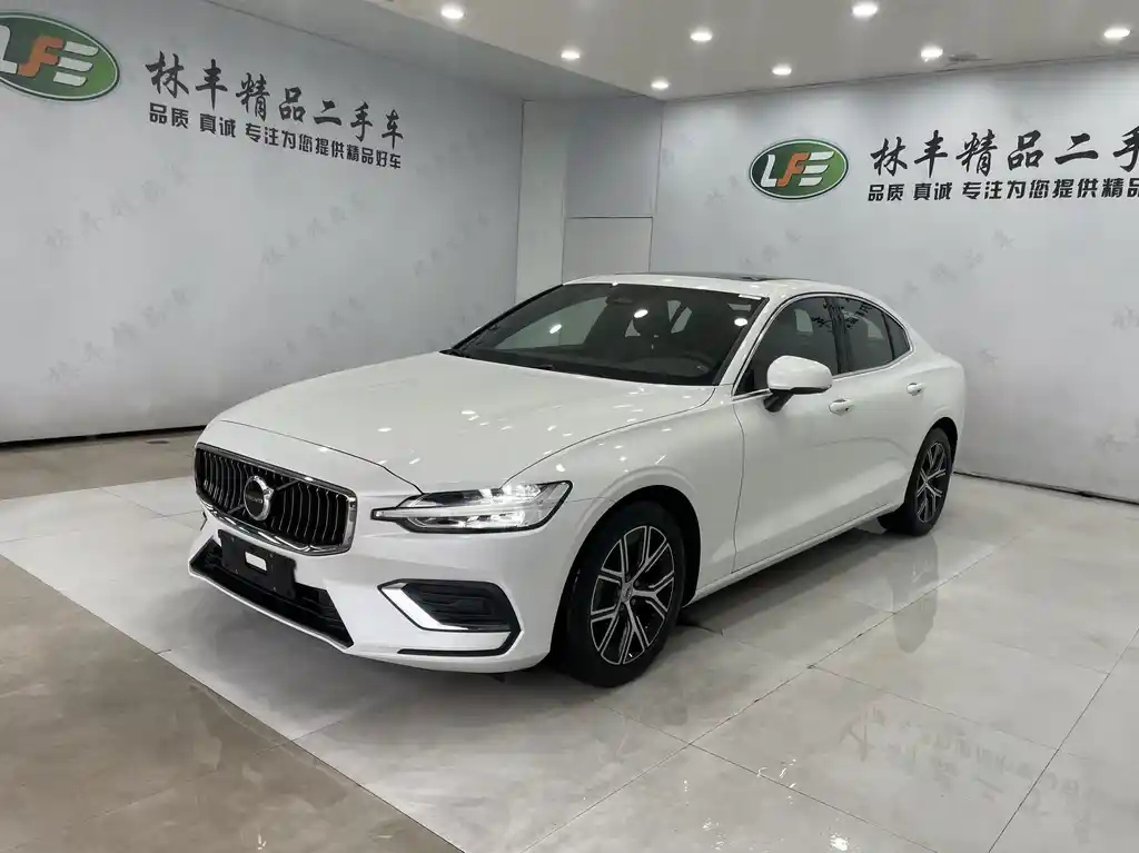 VOLVO S60 2024