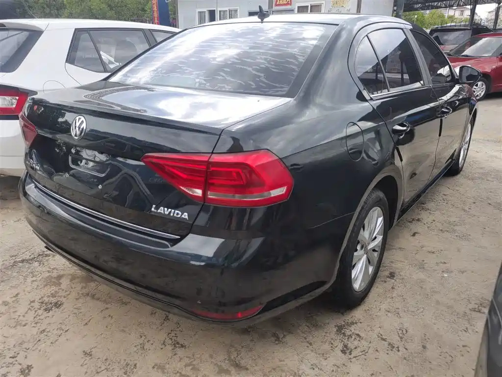 VOLKSWAGEN LAVIDA 2017
