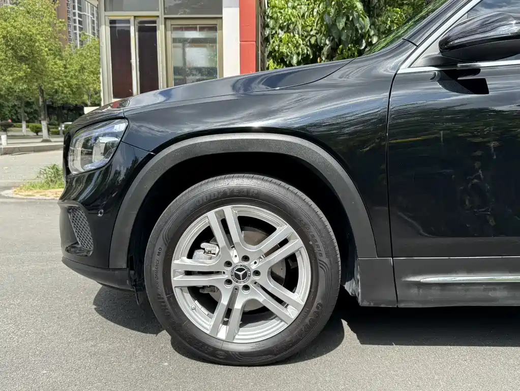 MERCEDES BENZ GLB 2021