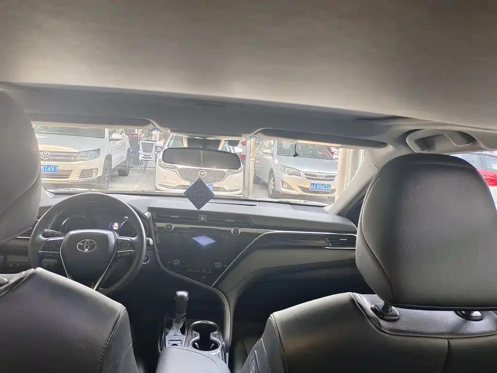 TOYOTA CAMRY 2019