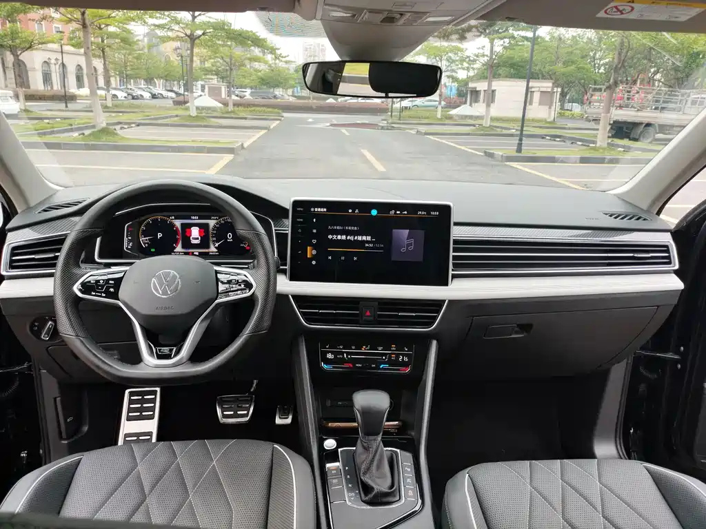 VOLKSWAGEN TIGUAN L 2023