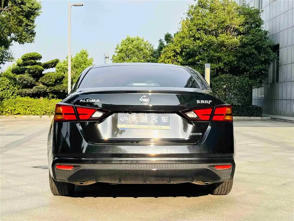 NISSAN TEANA 2022