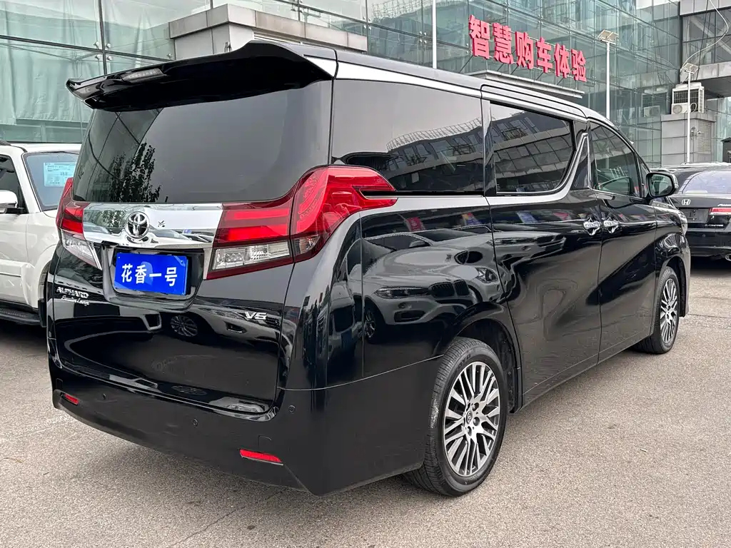 TOYOTA ALPHARD 2018