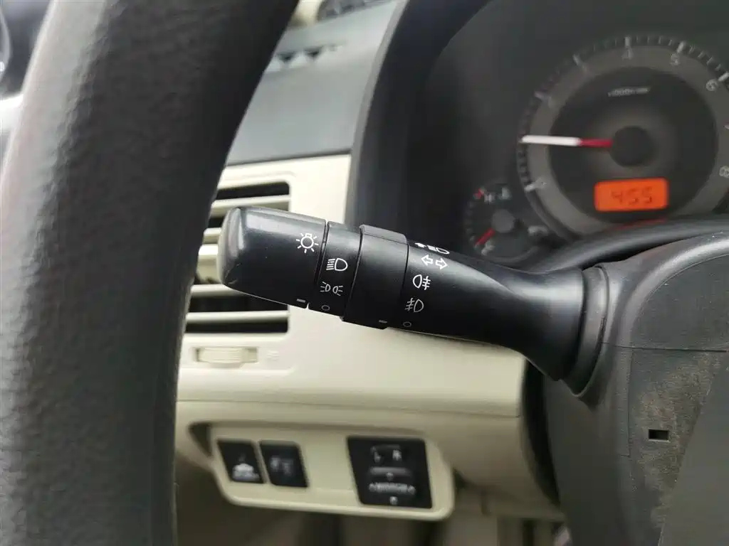 TOYOTA COROLLA 2013