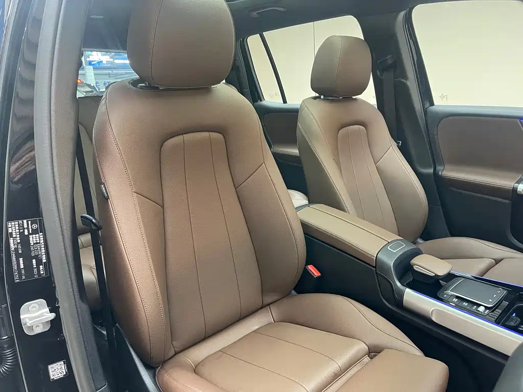 MERCEDES BENZ GLB 2024