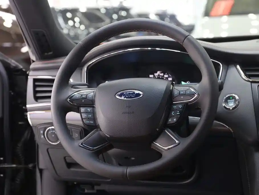 FORD TAURUS 2018