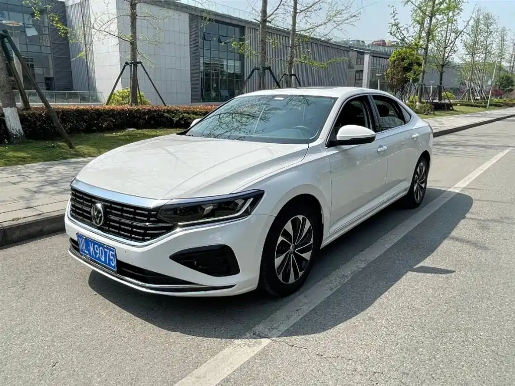 VOLKSWAGEN PASSAT 2022