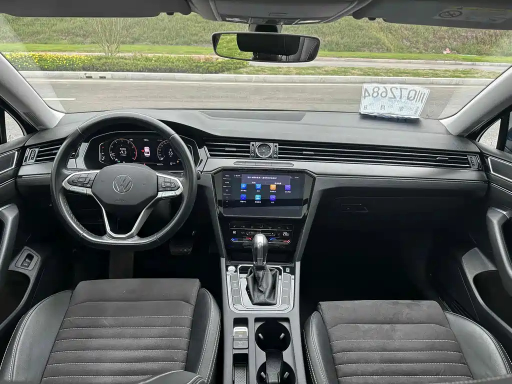 VOLKSWAGEN MAGOTAN 2020