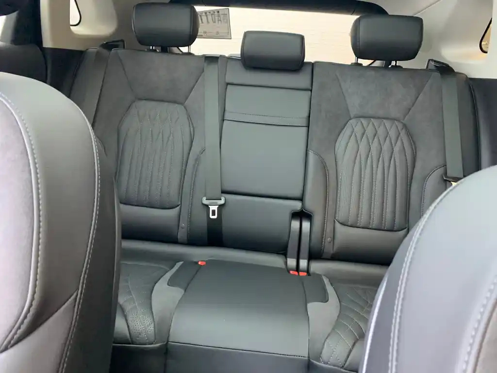 HONGQI HS5 2023
