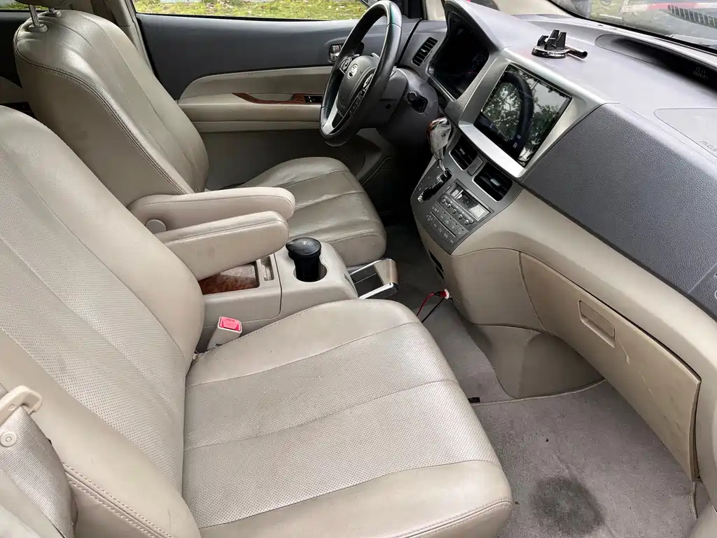 BYD M6 2015